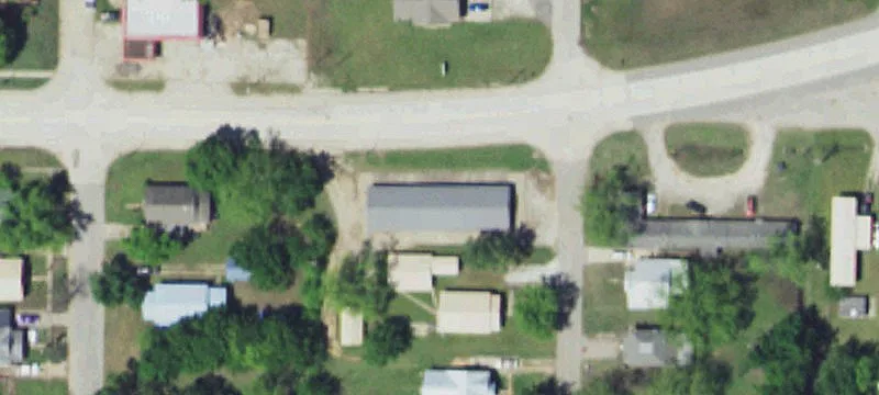 921 Ayars Ave
