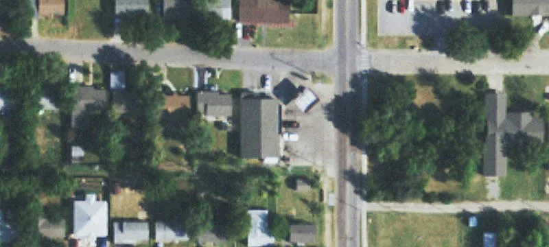 2702 H Ave