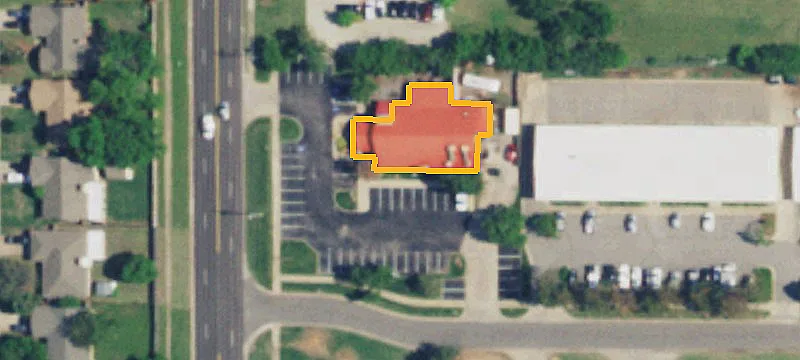 900 Kelly Ave