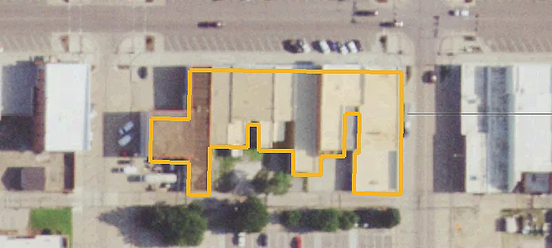 911 Main St