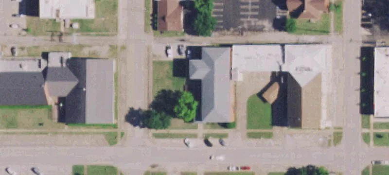 402 Moses St