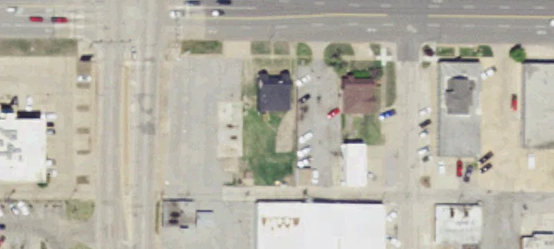 909 Broadway Ave