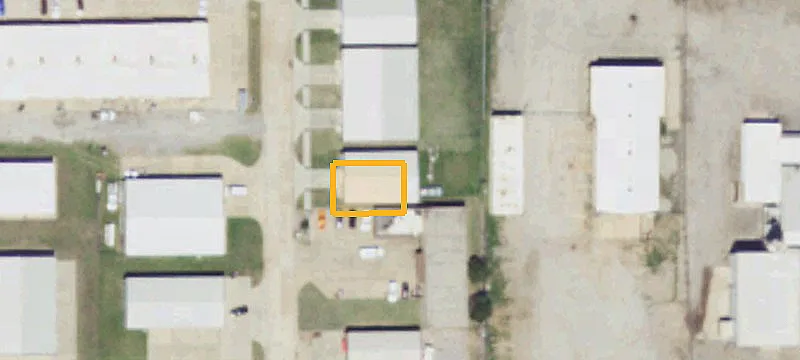 813 Commercial Cir