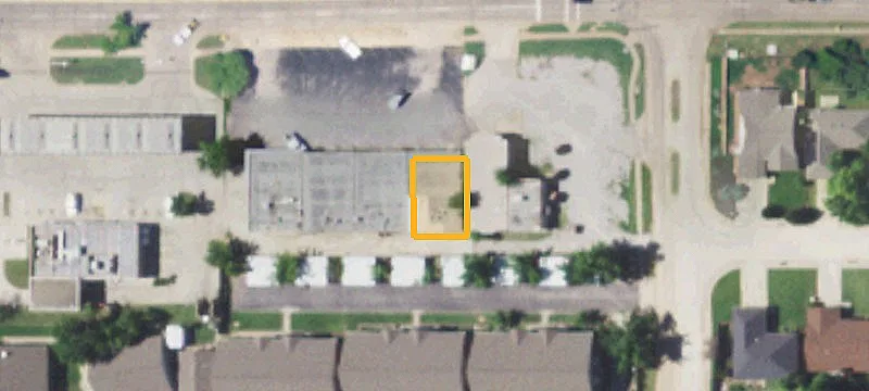 120 Vandament Ave