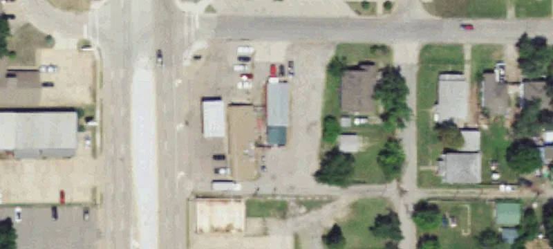 909 Oak Ave