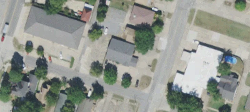 221 Comanche Ave