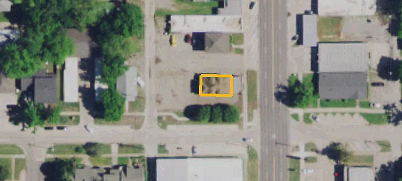 106 Maple Ave