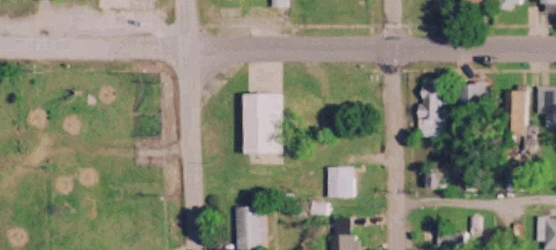 1123 Moses St
