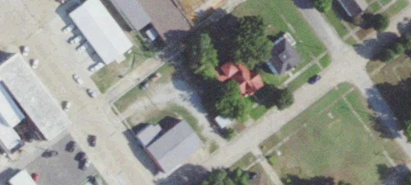 208 Oak St