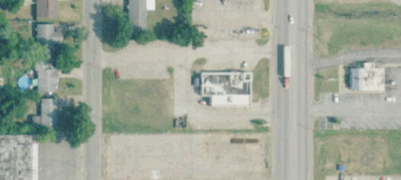 1027 Main St
