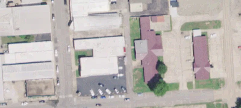 106 Oak St
