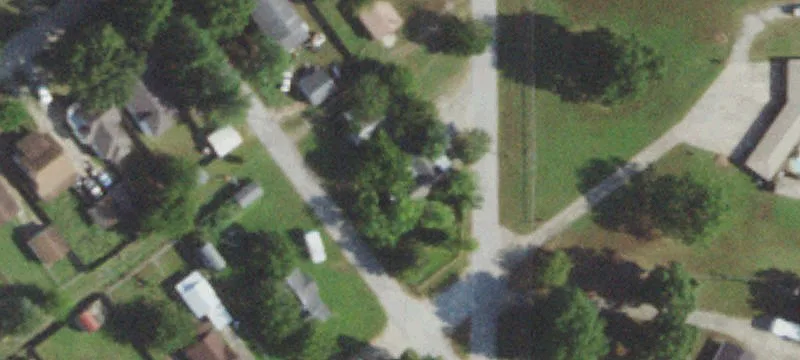 621 Oliphant St