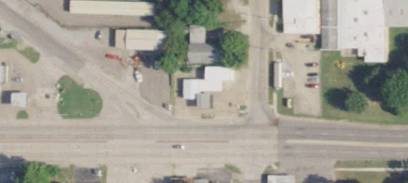 900 Main St