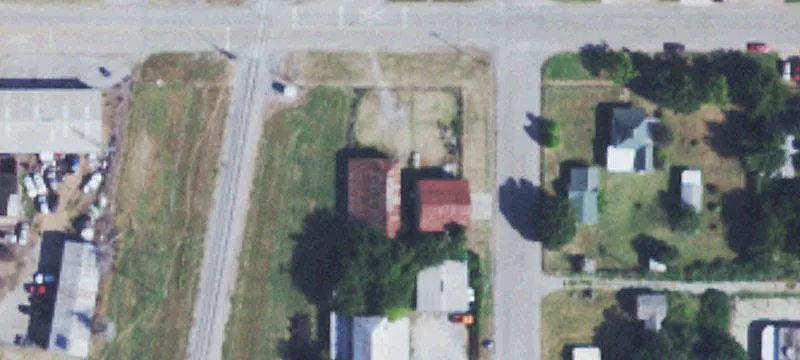 100 2nd St
