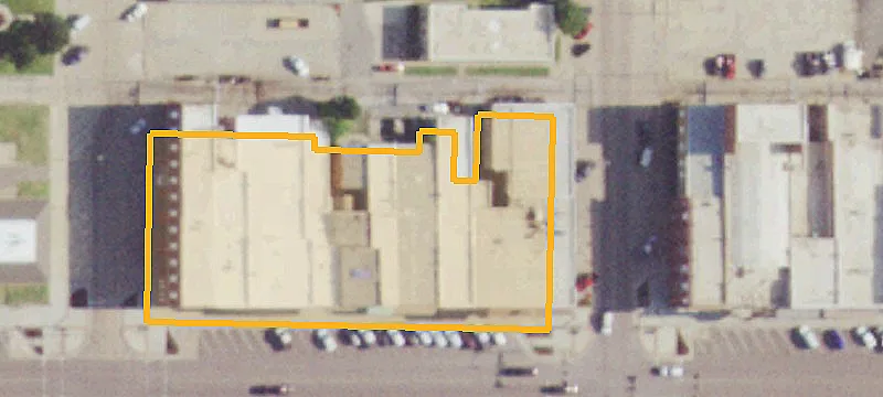 906 Main St