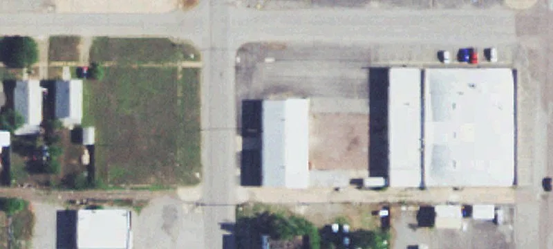 320 Commerce St