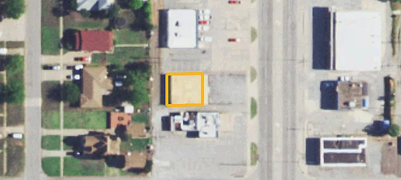 915 Main St