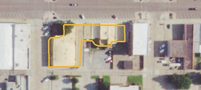 1011 Main St
