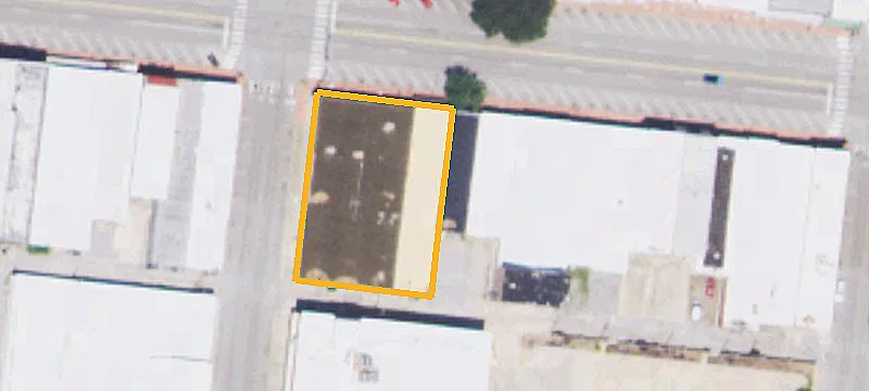 828 Main St