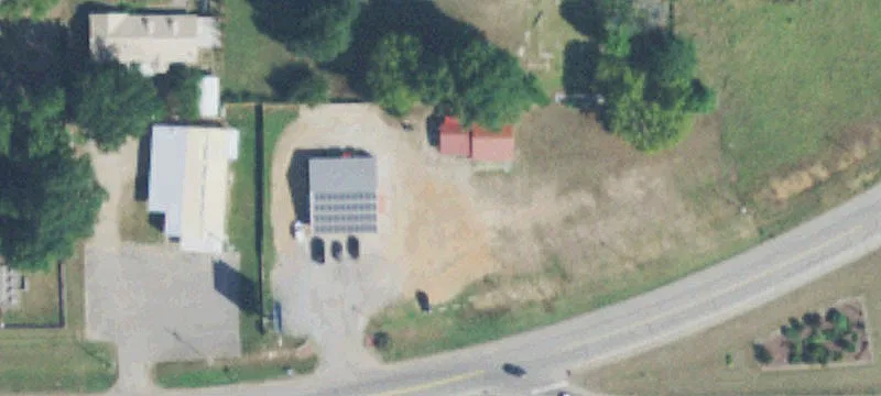 913 Main St
