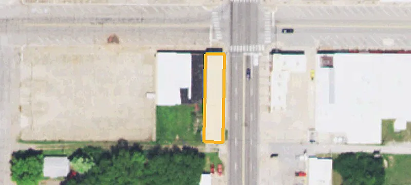 300 Oak Main Ave