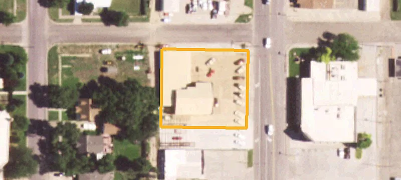 1220 Main St