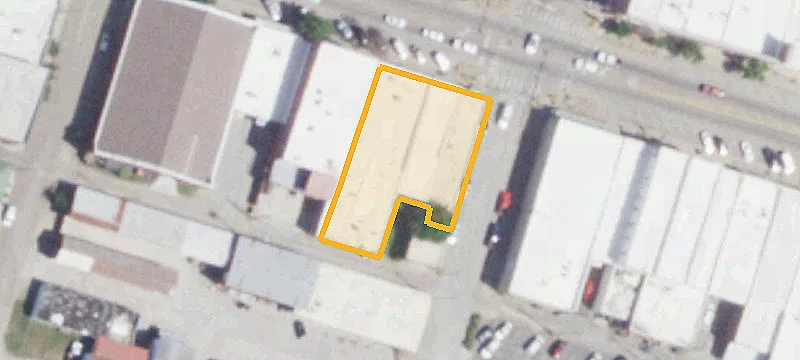 305 Main St
