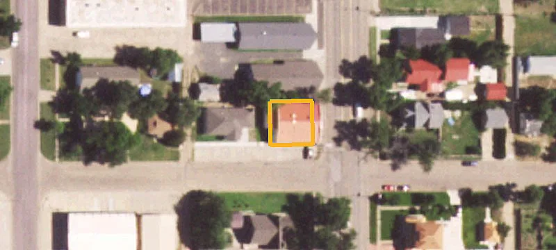 902 Main St