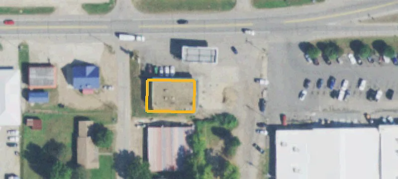 902 Main St