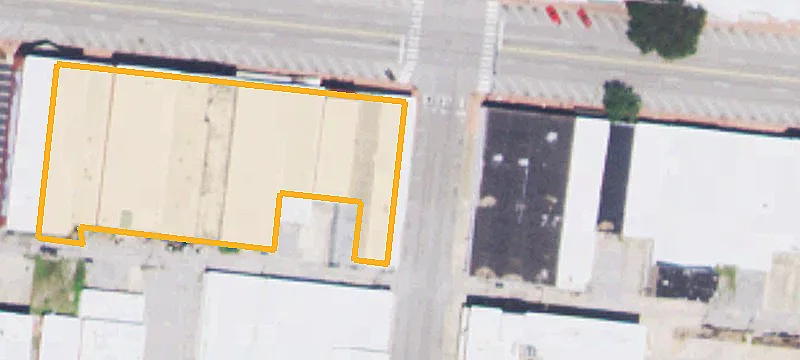 902 Main St
