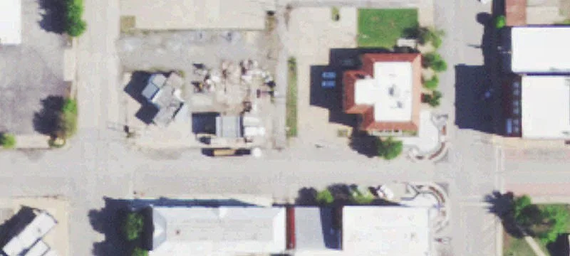 100 3rd St