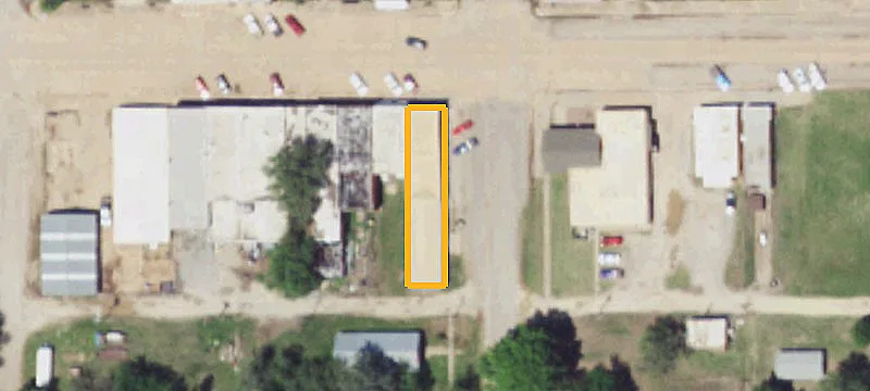 1686 Main St