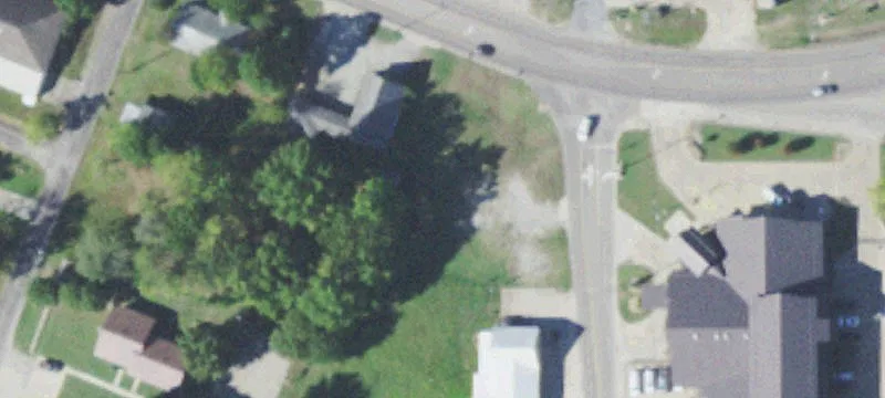 902 Main St