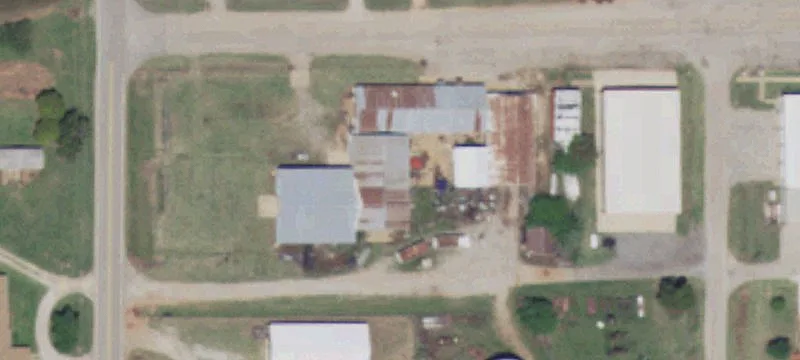 1647 Main St