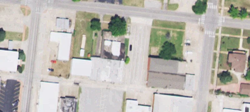 910 Oak Ave