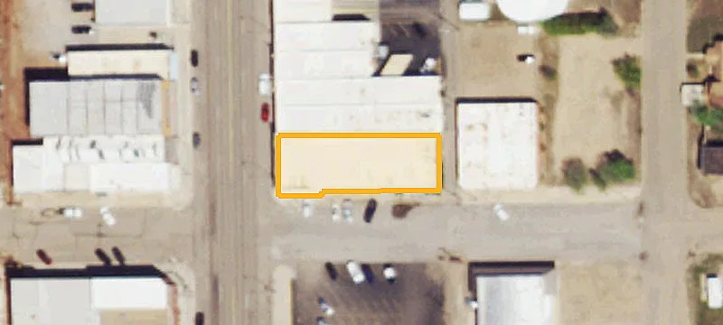 140 Douglas Ave