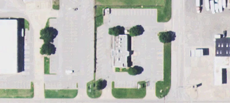 8 Lee Blvd