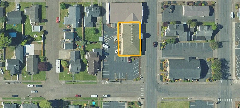 906 Main Ave