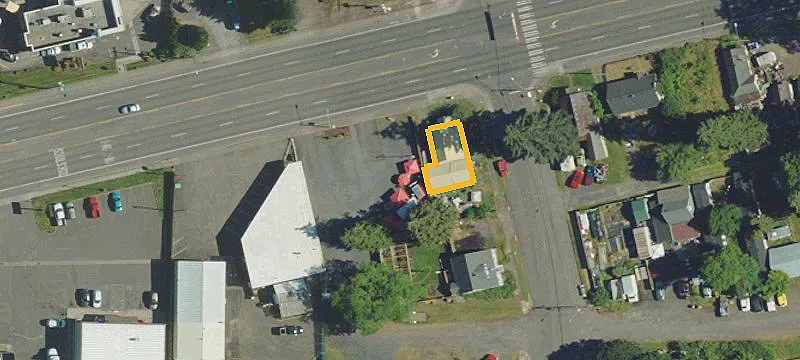 2123 Main St