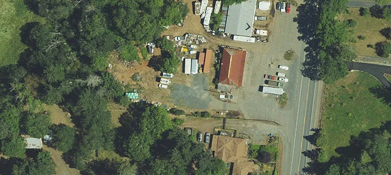 23758 Redwood Hwy
