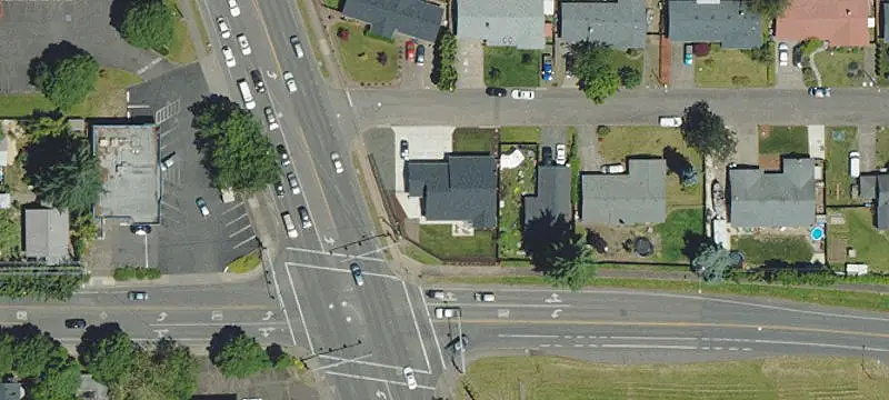 90 Hoyt Ave