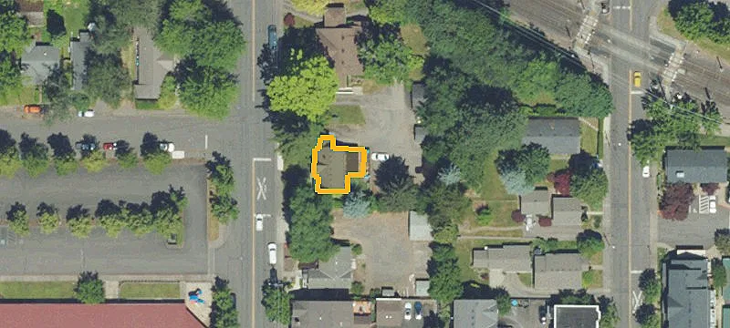 780 Main Ave