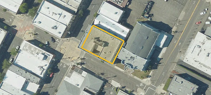 1012 Oak Ave