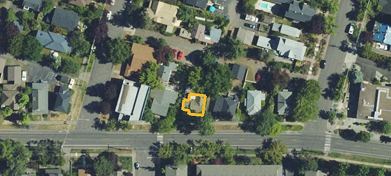 649 Main St