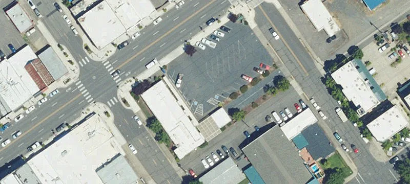 300 Pne St