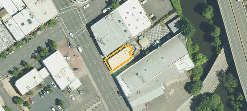 17 Riverside Ave