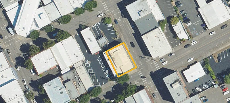 215 Main St