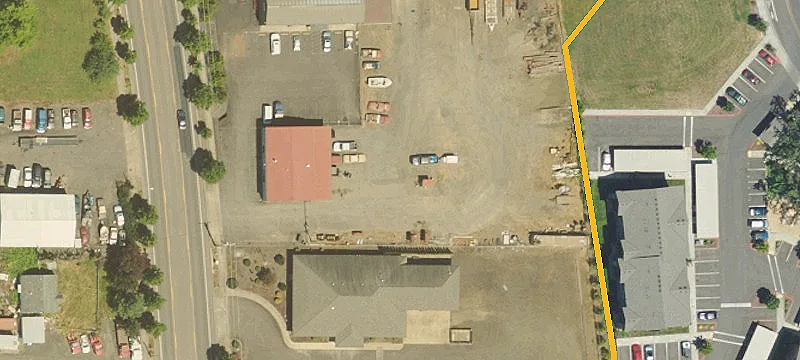 975 Main St