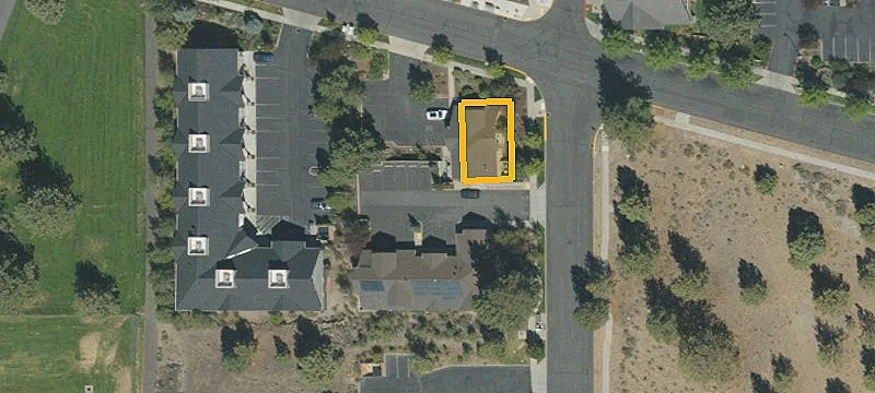 595 York Dr