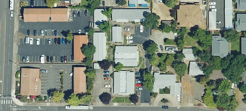 1069 Spg St